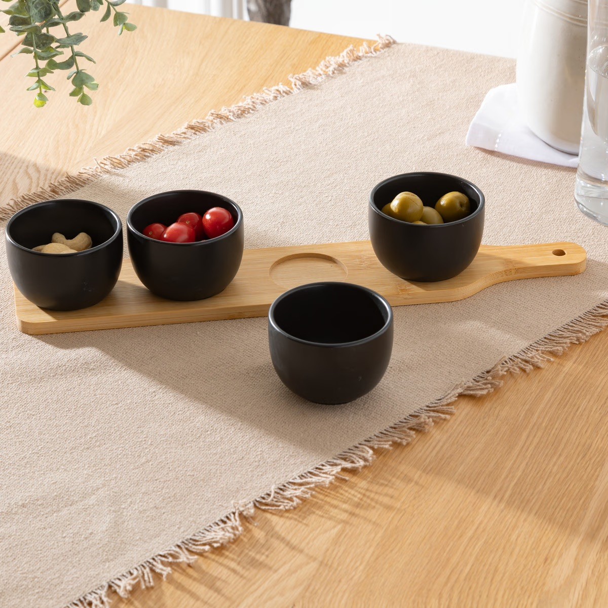 HOMLA Fincan Bol De Service De Style Moderne - Vaisselle Décorative De Table - Assiette à Dessert - Assiette à Dessert - Teinte Brillante - Blanc Bambou - 32 X 8 Cm