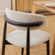 Chaise en bouclette pieds en bois d'hévéa SARI - Noir